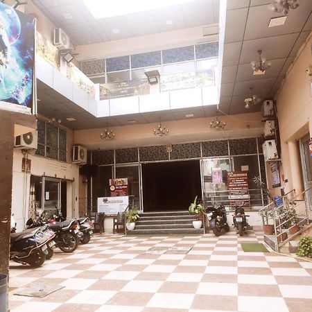 Shree Krishna Hotel Inn Varanasi Exterior foto