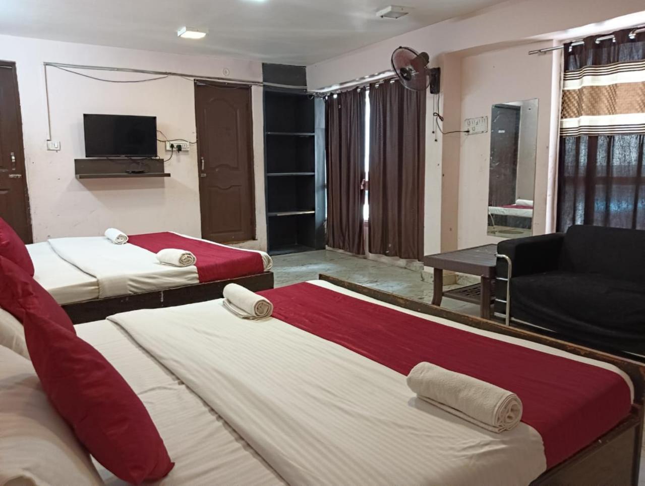Shree Krishna Hotel Inn Varanasi Exterior foto